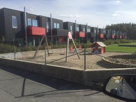 Rekkehus og lekeplass